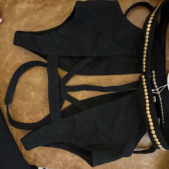 BNWT ELIYA THE LABEL BLACK AND GOLD CROP TOP! SIZE L! - Picture 5 of 11